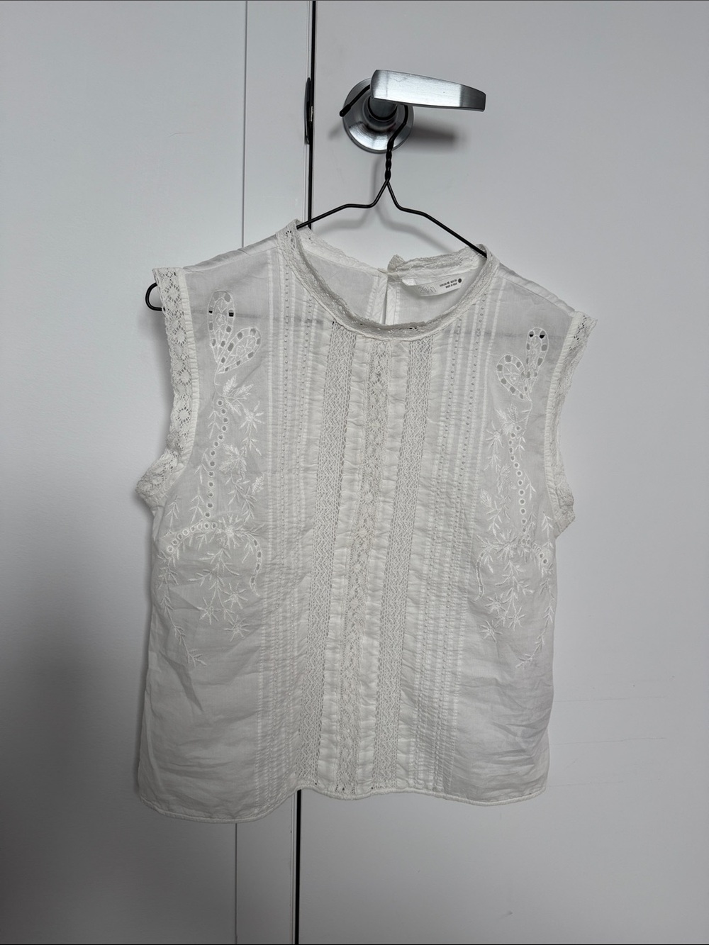 Zara White Embroidered Pintuck Sleeveless Camisole